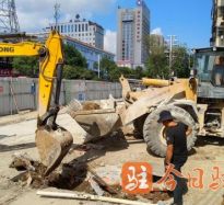 成人在线插B高温下的坚守｜道路建设者用汗水铺就畅通路